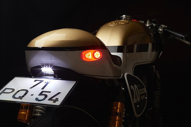 Yamaha XJR1300 